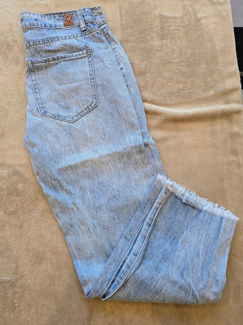 GOGO JEANS Light Wash Straight Leg Denim with Raw Frayed Hem - Size 7/28